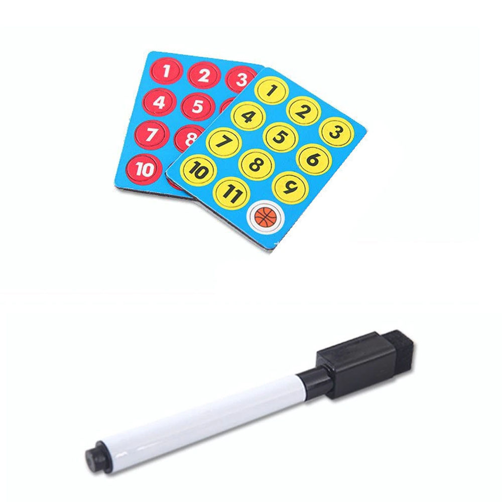 Carpeta táctica magnética de baloncesto con números y marcador, ideal para planificar jugadas.