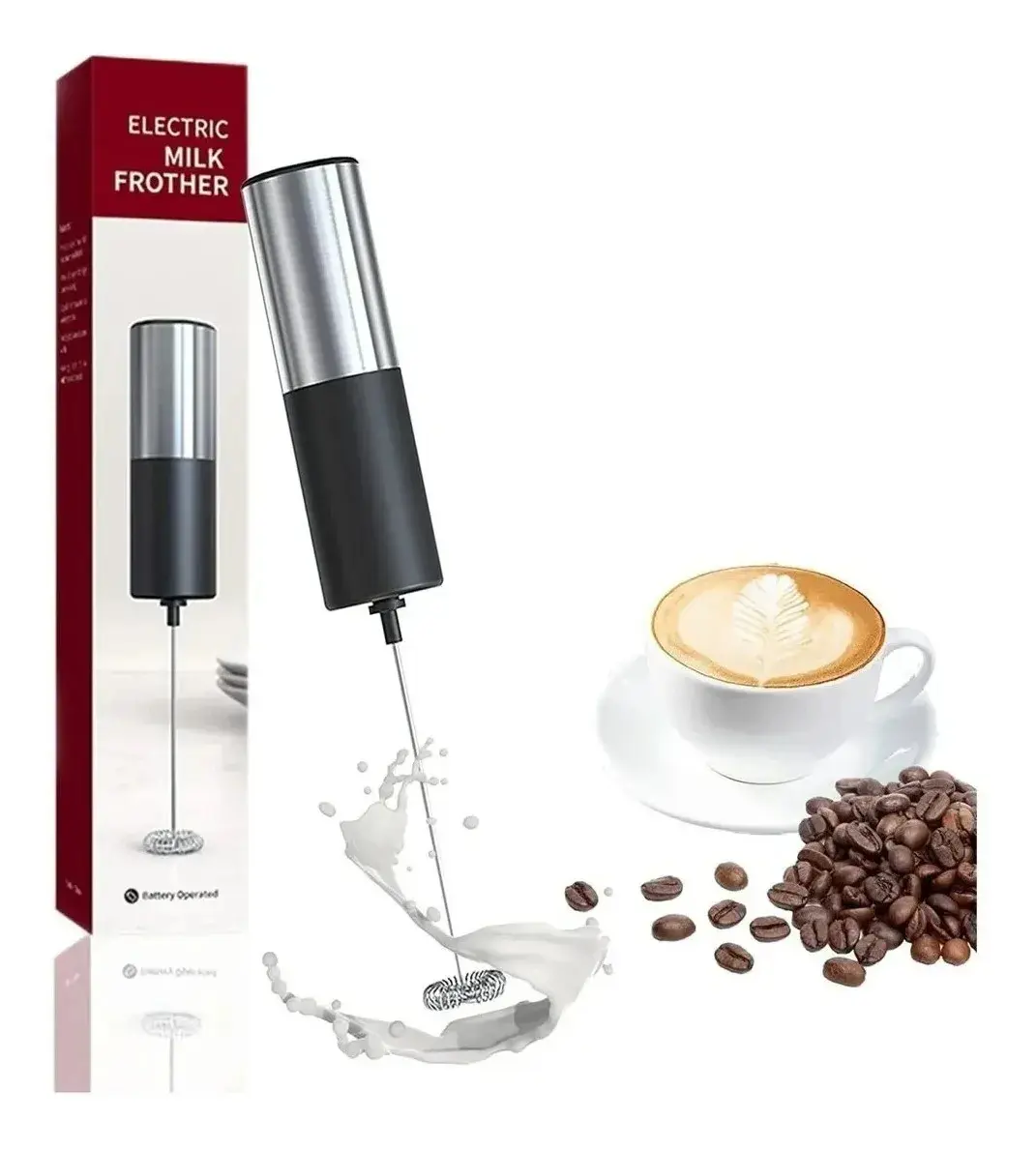 Batidor eléctrico portátil plateado y negro espumando leche junto a café latte y granos.
