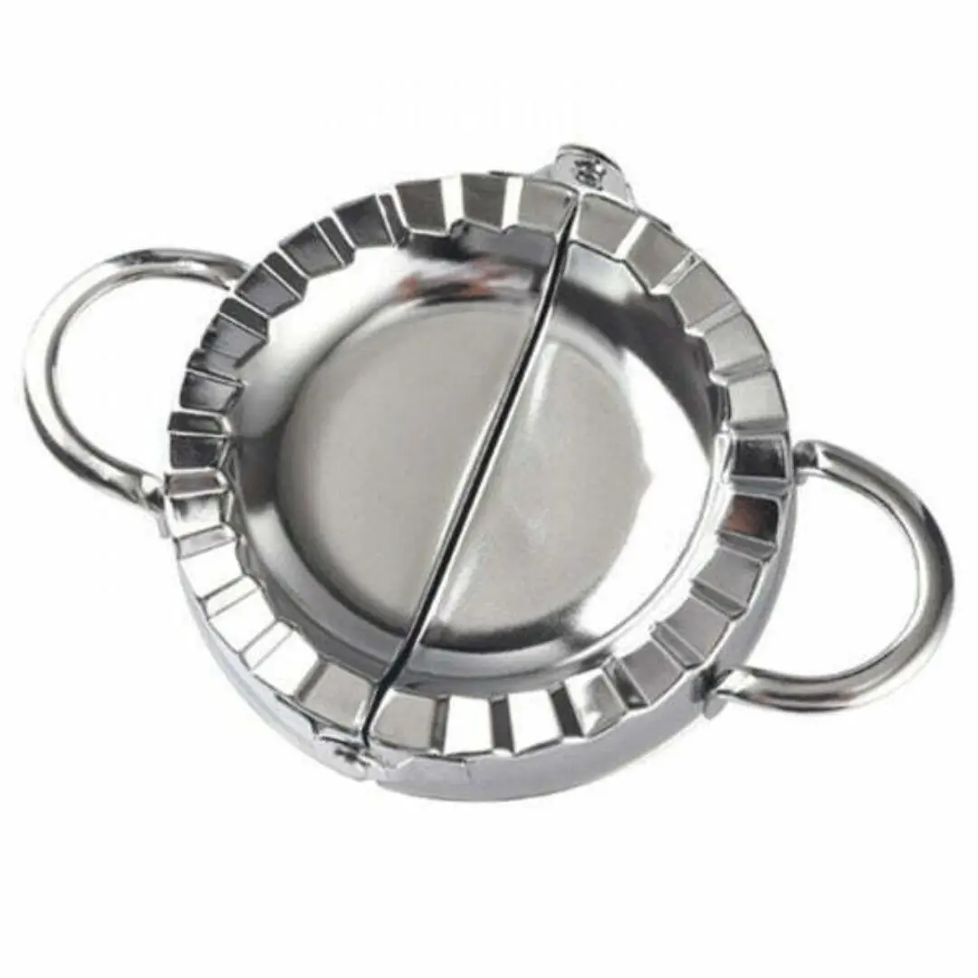 Molde para empanadas redondo en acero inoxidable con asas, ideal para repostería y cocina.