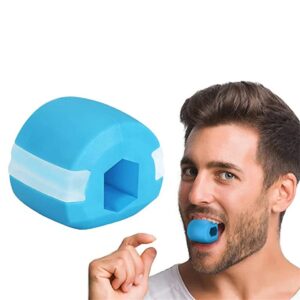 Ejercitador de mandíbula azul con hendidura hexagonal, usado por hombre para tonificar rostro.