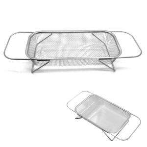 Escurridor expandible de acero inoxidable para frutas y verduras, con asas y patas de soporte.