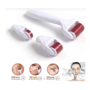 Derma roller 4 en 1: mango blanco con rodillos intercambiables de agujas rojas para cuerpo, cara y contorno de ojos.
