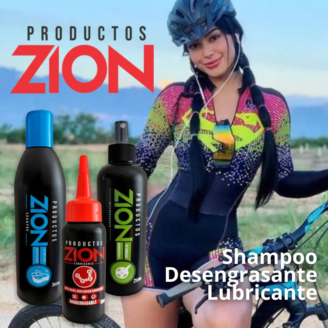 Mujer ciclista posa con kit de limpieza Zion: shampoo, desengrasante y lubricante.