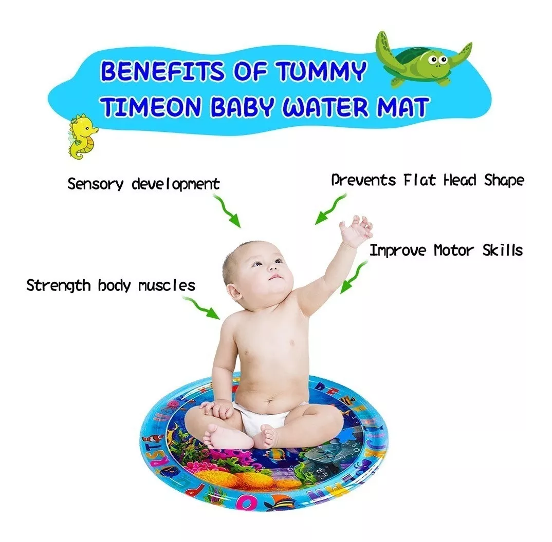 Bebé en tapete de agua inflable ovalado con diseño marino. Promueve desarrollo sensorial, fortalece músculos y previene cabeza plana.