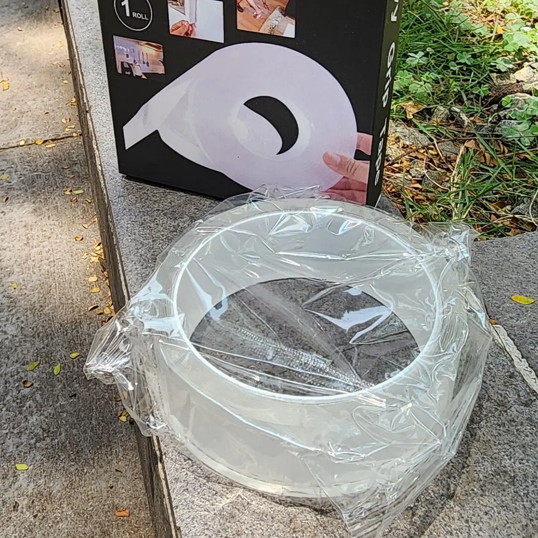 Cinta doble faz nano gel 3 metros en rollo, transparente, ideal para organizar y decorar.