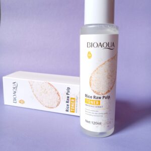 Tónico BIOAQUA Rice Raw Pulp 120ml con extracto de arroz añadido, en botella y caja.