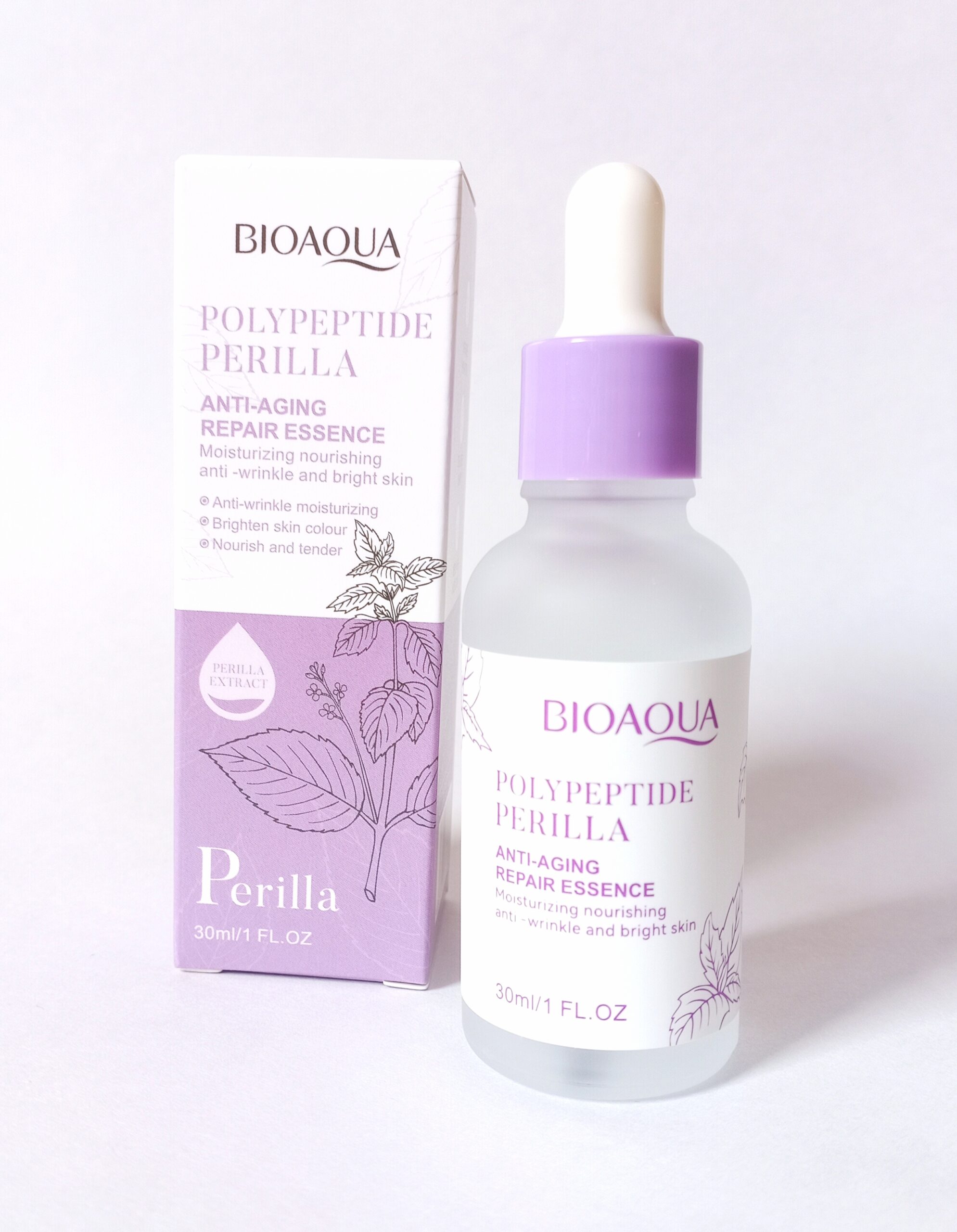 Serum BIOAQUA Perilla Polypeptidos anti-edad, frasco vidrio esmerilado 30ml con caja morada y planta.