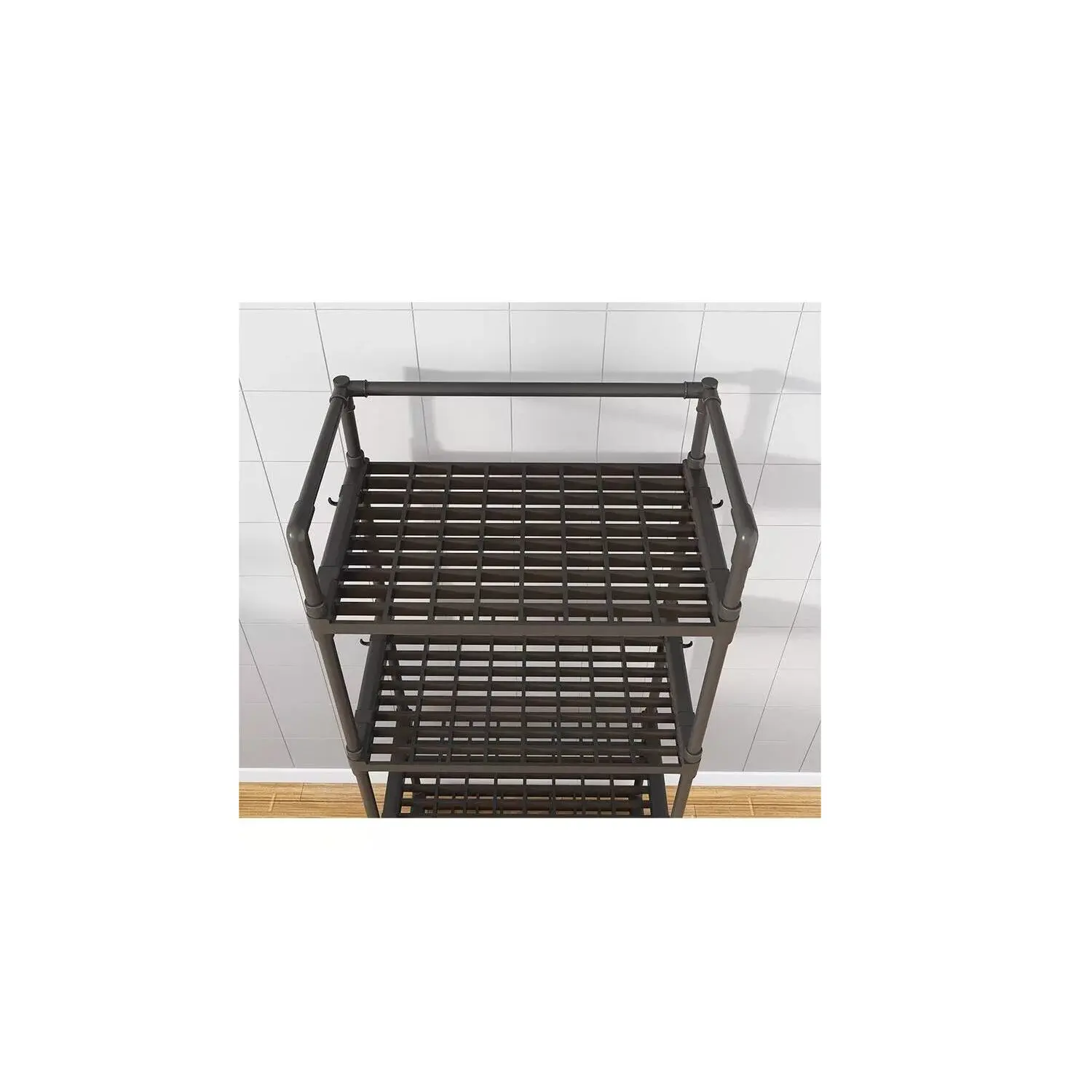 Estante organizador de metal oscuro con tres niveles de rejilla, ideal para baño o cocina.