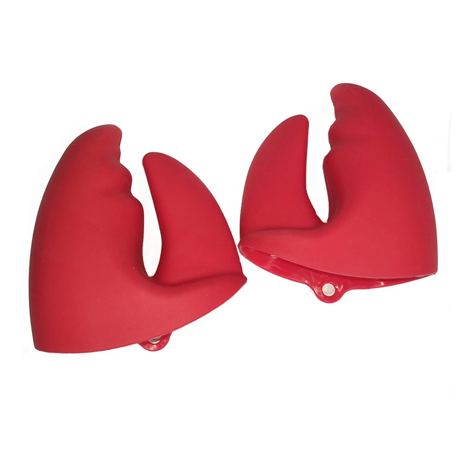 Par de guantes de cocina de silicona roja con forma de pinza de cangrejo, con superficie antideslizante y orificio para colgar en cada pieza.