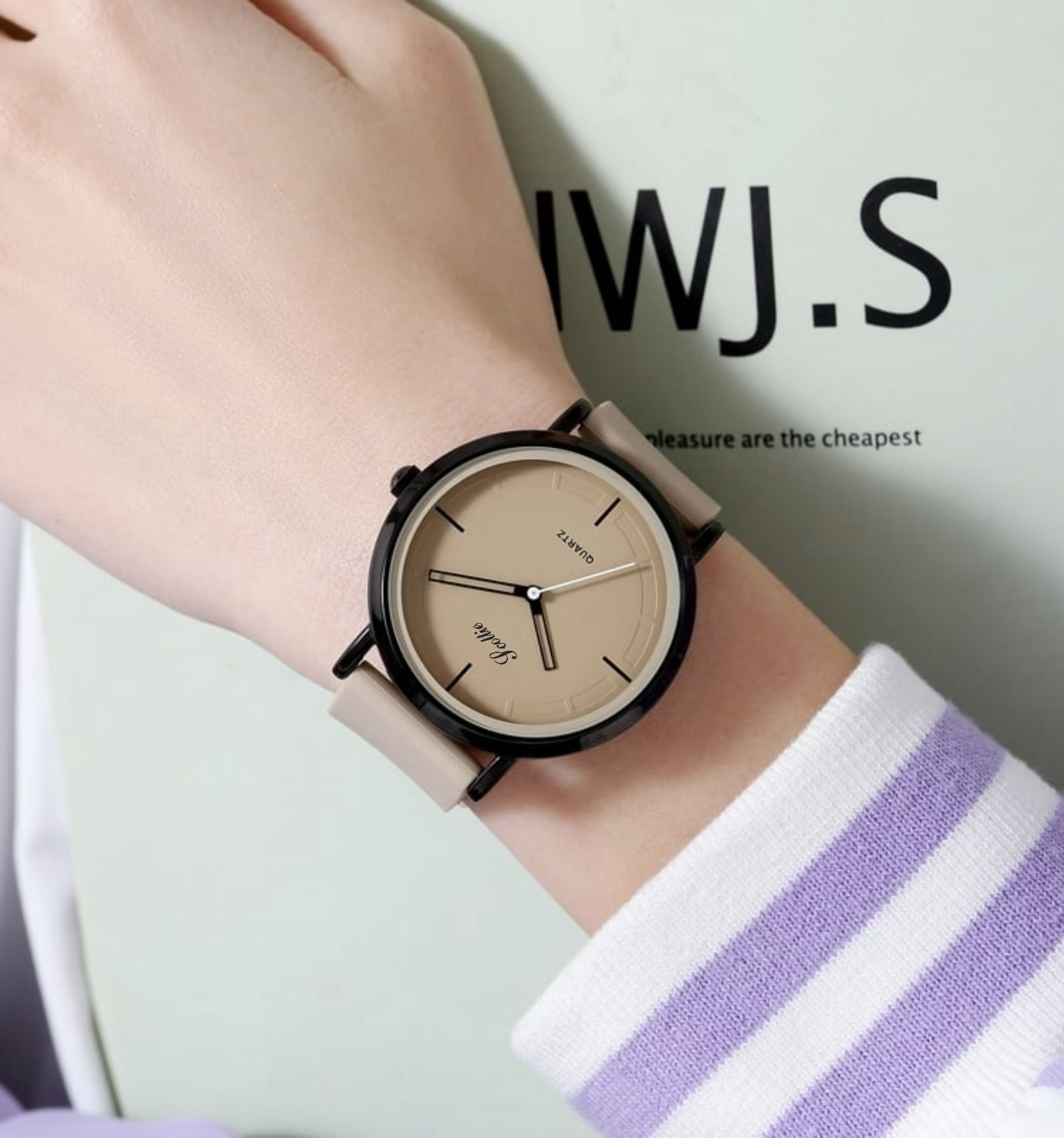 Reloj Scottie 2050 para mujer, pulsera silicona beige, dial redondo negro, sumergible.