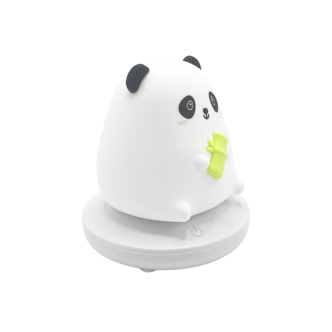 Lampara de silicona blanca con forma de panda tierno sosteniendo bambú, sobre base redonda con icono de encendido.