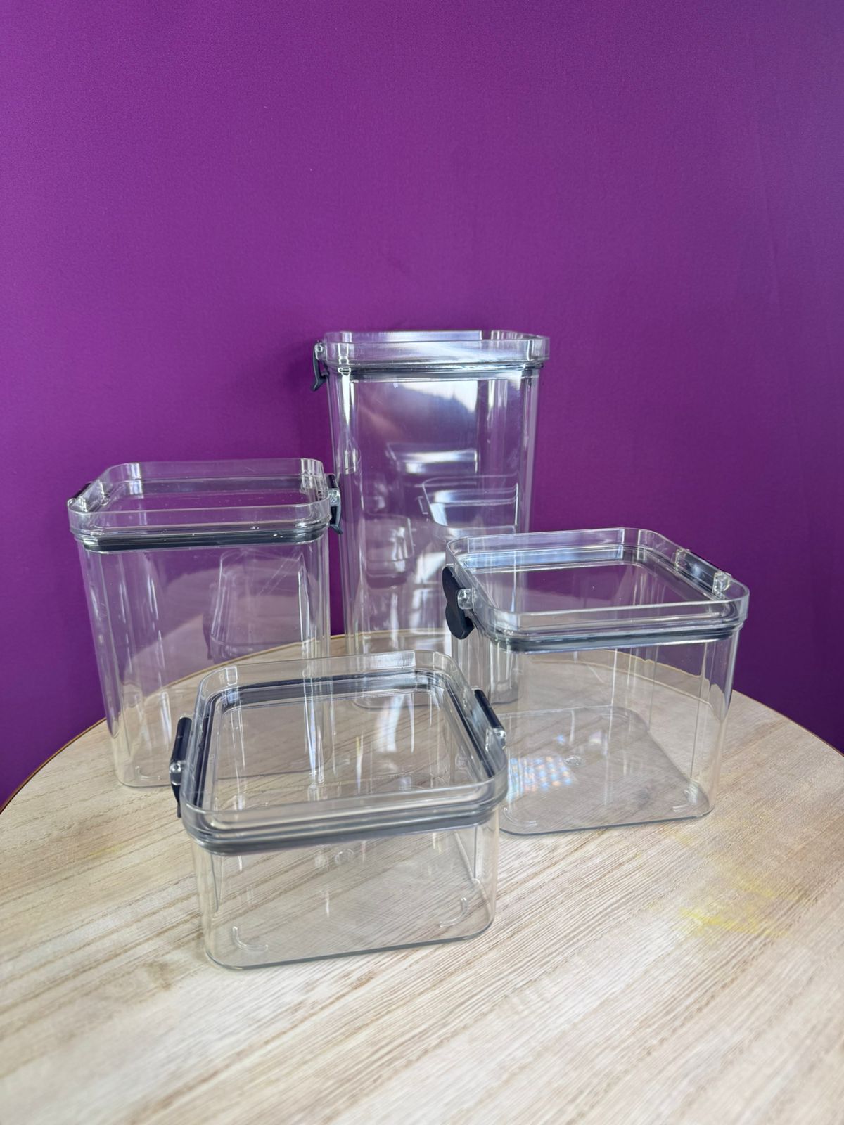 Juego de 4 organizadores de cocina transparentes cuadrados y rectangulares con tapa de clip.