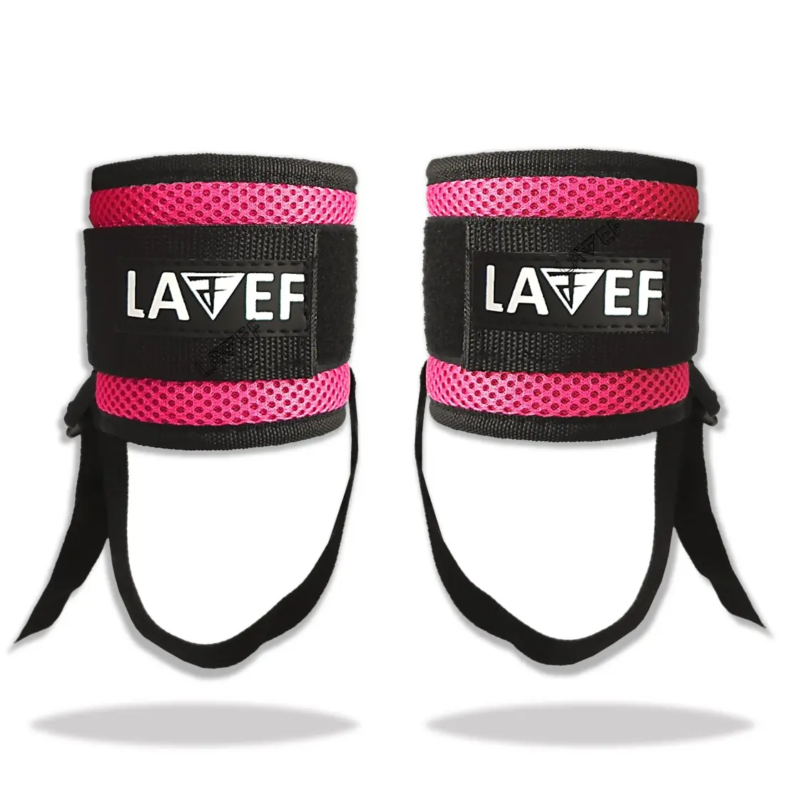 Tobilleras de levantamiento de pesas negras con detalles rosas, logo blanco, para entrenamiento de fuerza.