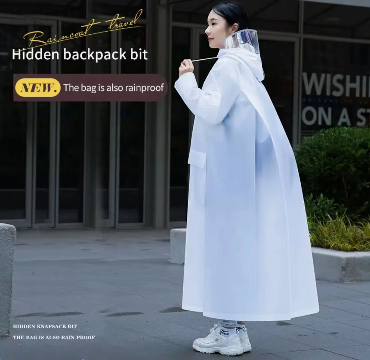 Impermeable blanco largo con capucha y visera antivaho, ideal para proteger de la lluvia.