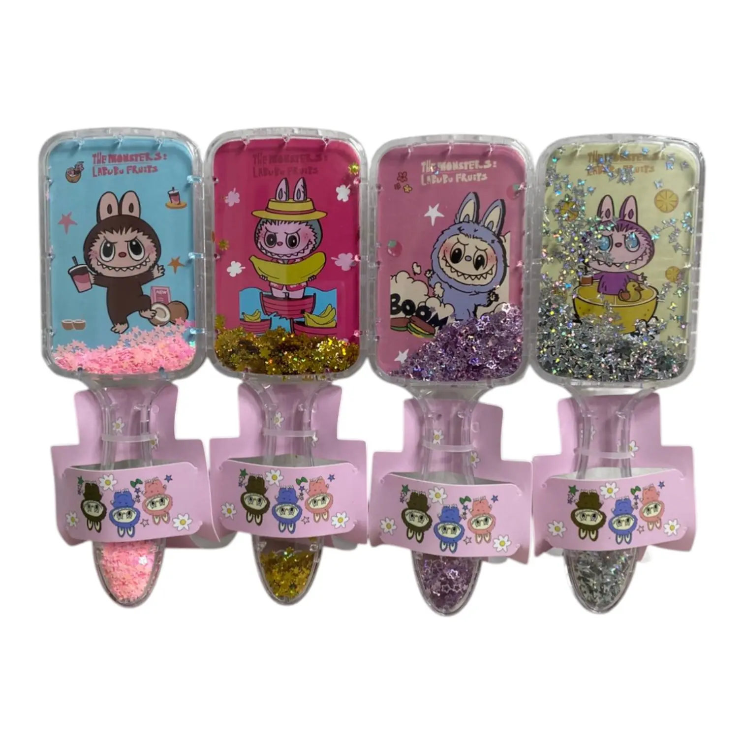 Set x2 cepillos desenredantes Labubu con brillos, uno azul y otro rosa, con figuras de personajes y brillos en su interior.