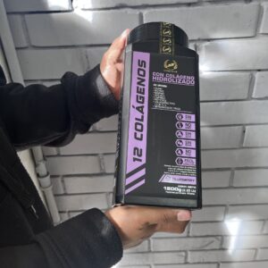 Envase de 1200g de colágeno hidrolizado sabor blueberry, con sellos de seguridad.