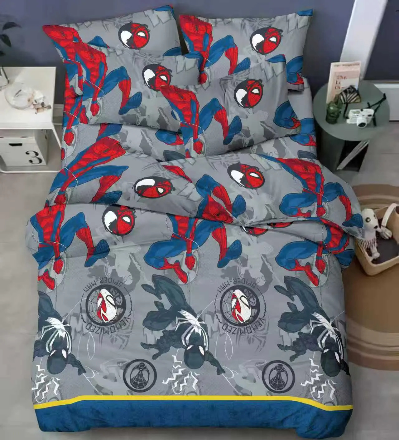 Juego de sábanas infantiles Spider-Man y Venom, diseño animado en gris con azul y rojo, tacto suave.