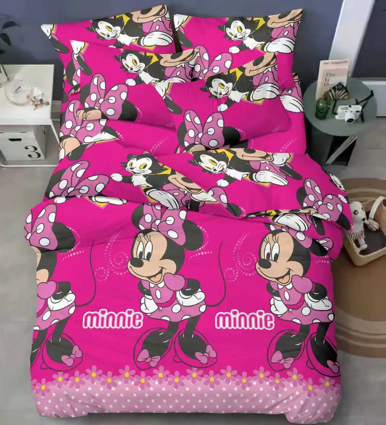 Juego de sábanas infantiles rosadas con estampado de Minnie Mouse y Figaro, suave y transpirable.