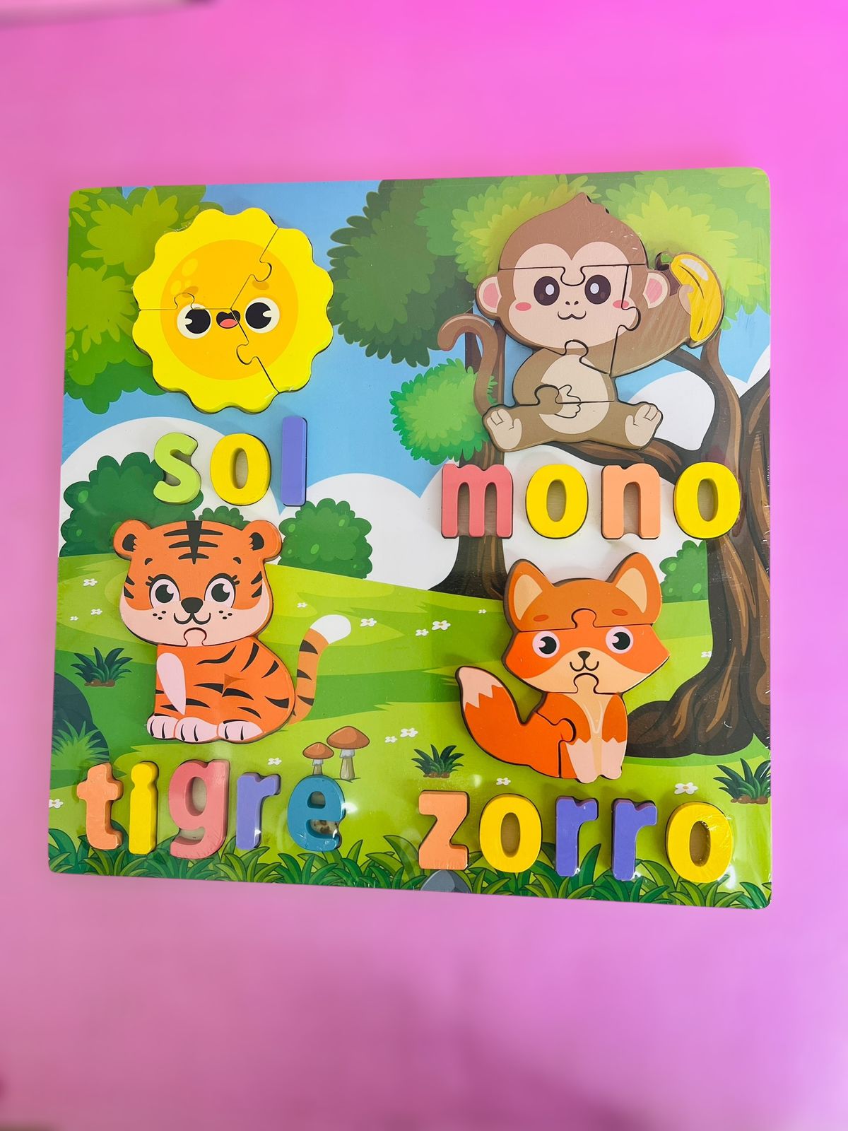 Rompecabezas didáctico de madera con sol, mono, tigre y zorro para niños.