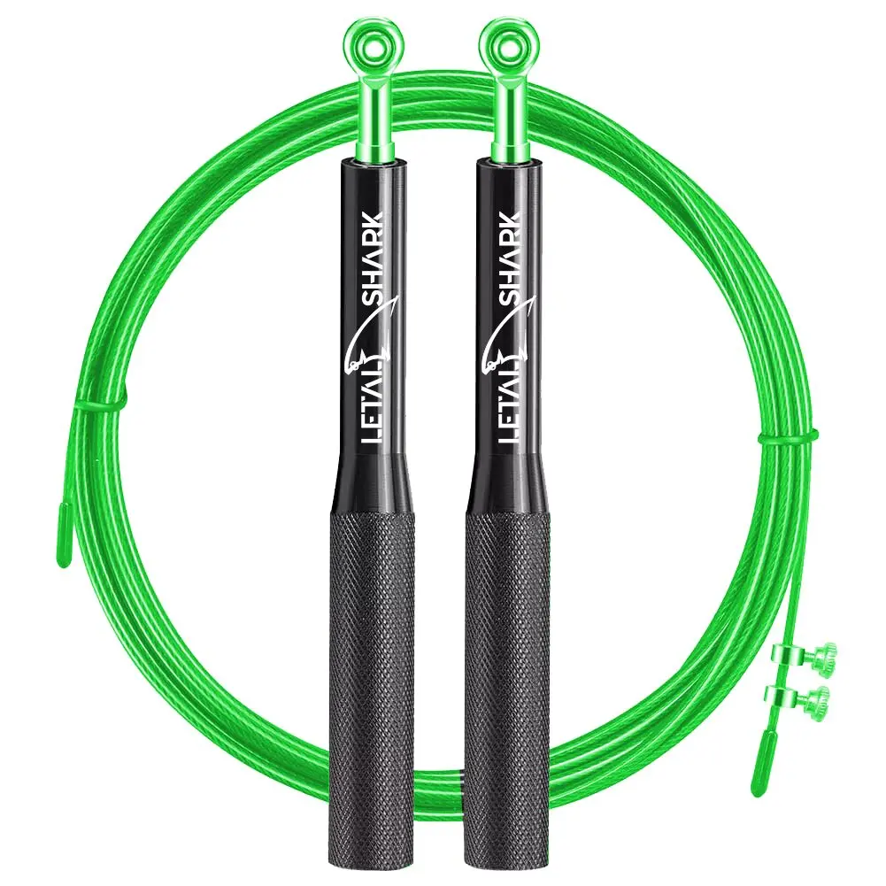 Cuerda de saltar profesional verde con mangos metálicos negros y logo "Lethal Shark".