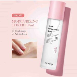 Tonico facial Bioaqua Hyaluronic Acid 100ml, con aplicador y textura ligera en piel.