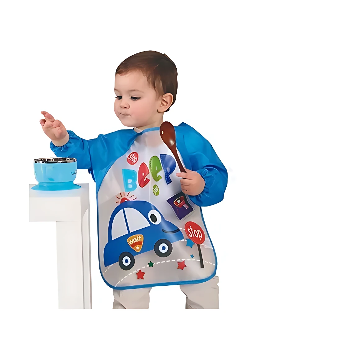 Babero delantal azul para bebé con diseño de carro de policía, incluye cuchara de madera y tazón, ideal para comer.