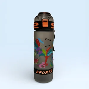 Botella deportiva gris translúcida de 700ml con diseño vibrante de frutas y texto "SPORTS".