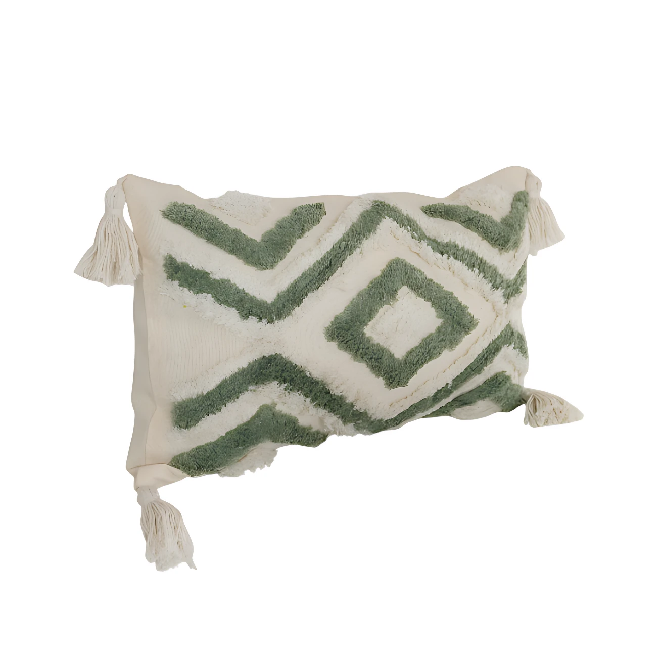 Cojín rectangular beige con diseño geométrico de rombos en relieve verde y flecos en las esquinas.