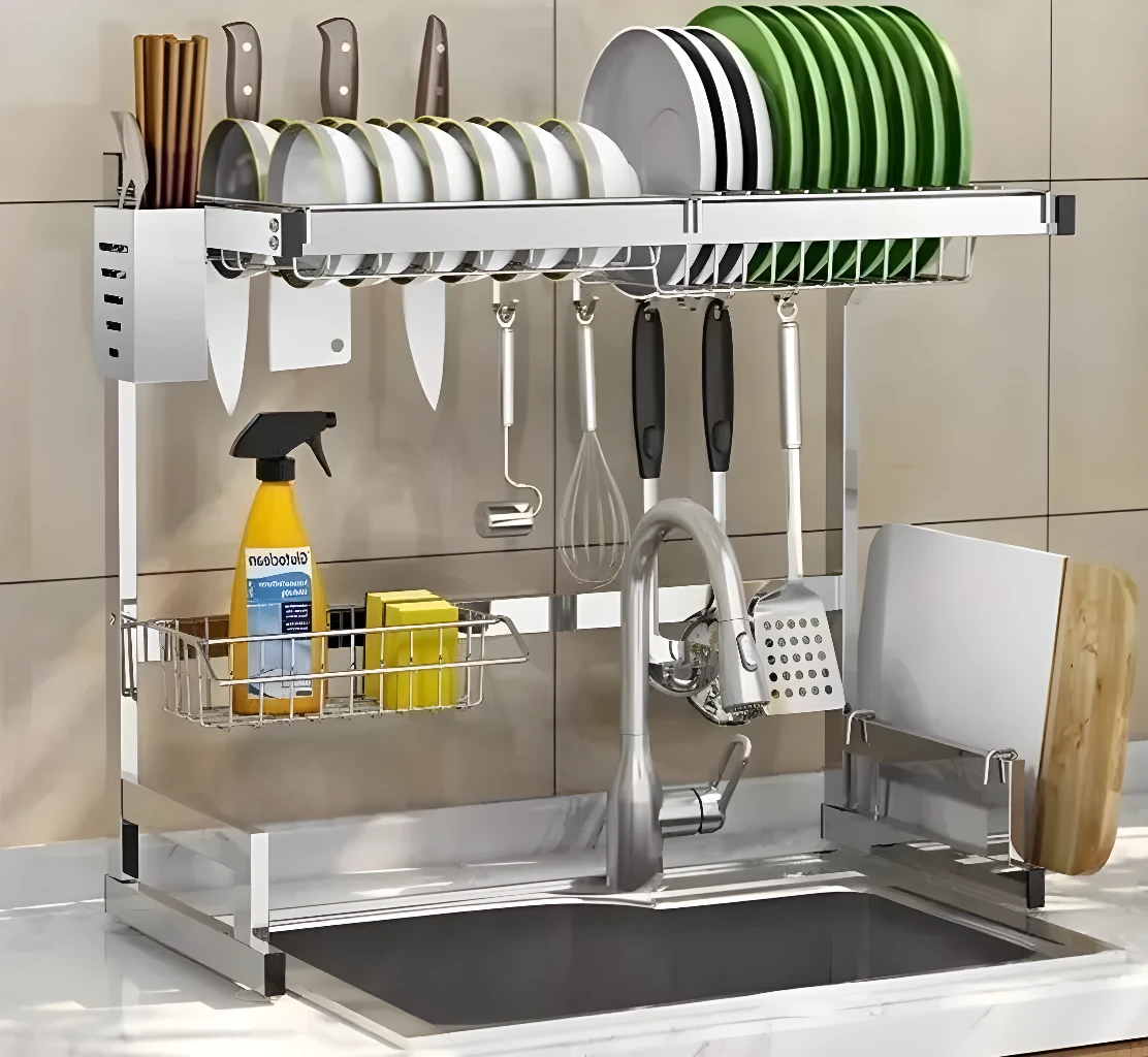 Escurridor de loza de 64 cm sobre el lavaplatos, organiza platos, vasos, cubiertos y utensilios.