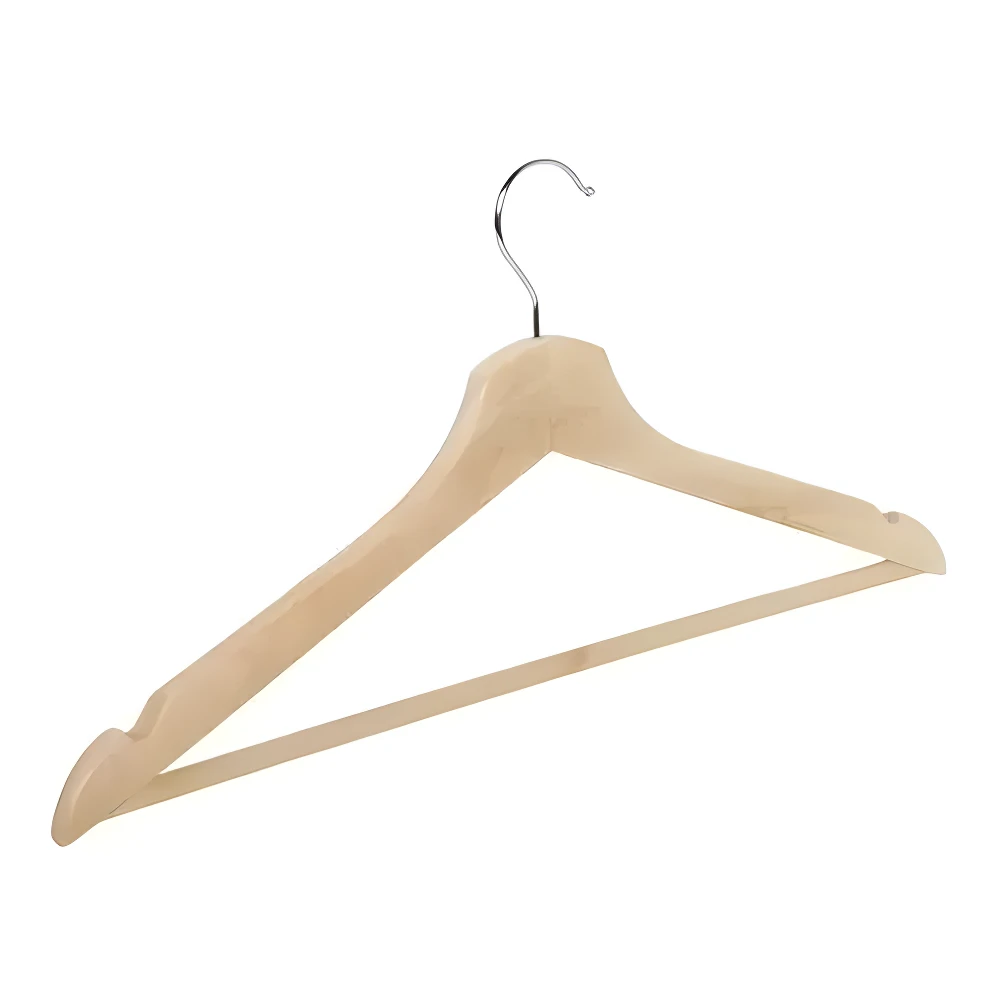 Gancho de madera claro para ropa, ideal para pantalones y camisas, con muescas y gancho metálico plateado.