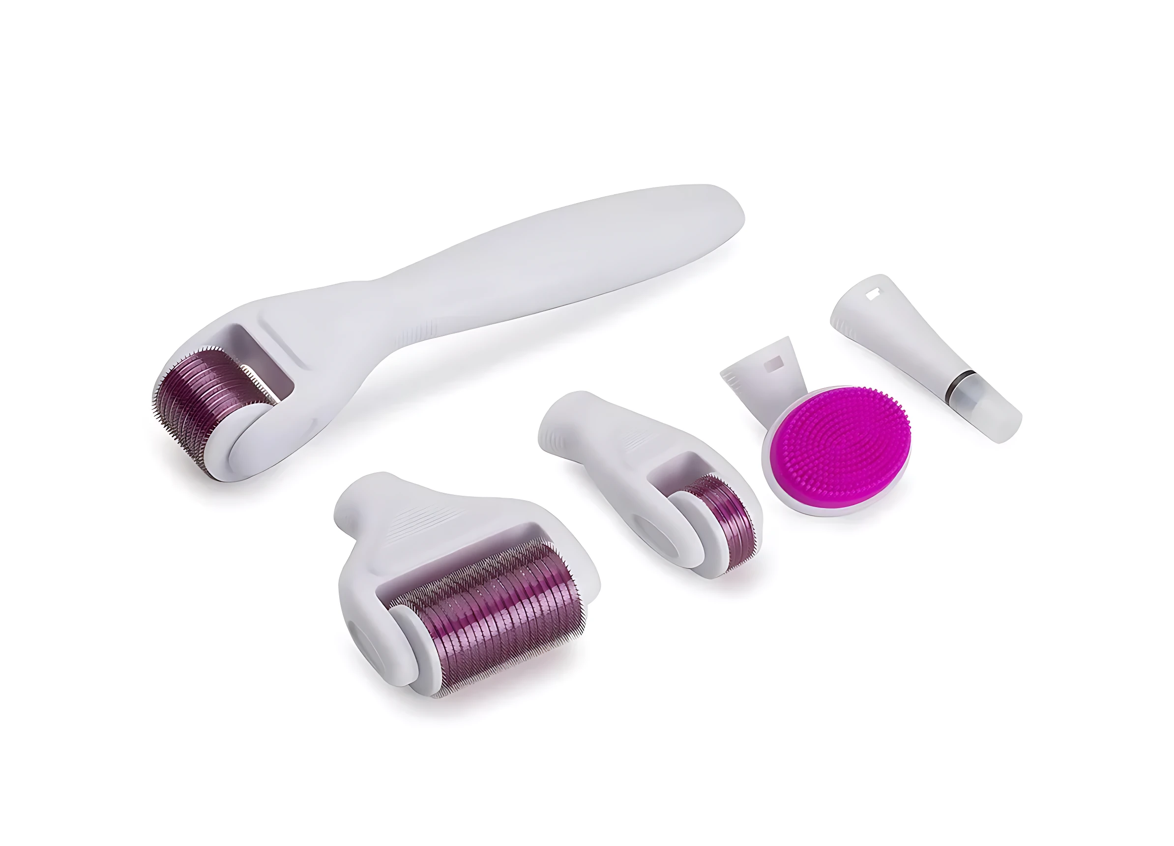 Kit de masajeador facial y corporal 6 en 1 con rodillos morados y cepillo fucsia sobre fondo blanco.