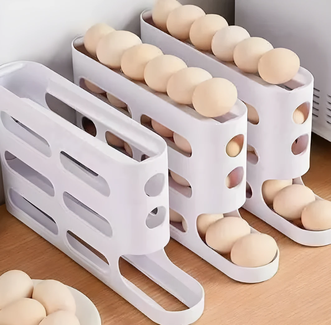 Organizadores de huevos blancos apilables, dispensador rodante para nevera y encimera.