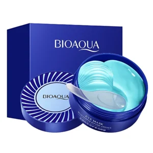 Contenedor azul con parches para ojeras BIOAQUA, que incluyen espátula y texto "EYE MASK BLUE COPPER PEPTIDE".