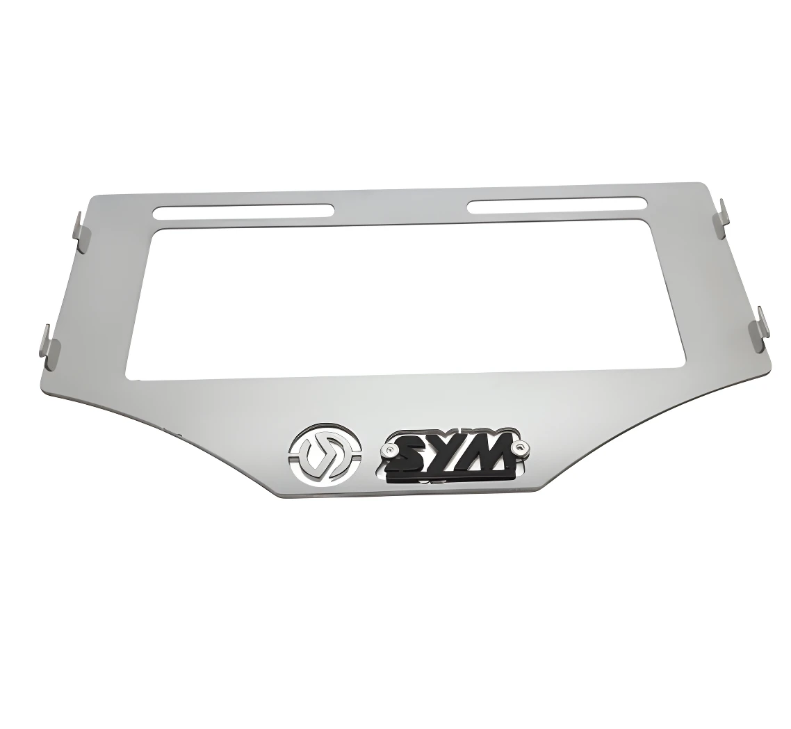 Porta placa plateado metálico 3D con logo Sym, para moto Sym Adxtg 150.